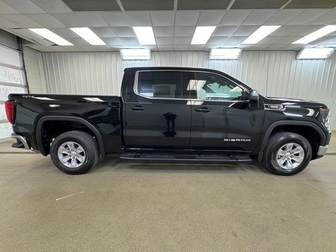 New 2026 GMC Sierra 1500 SLE image 5