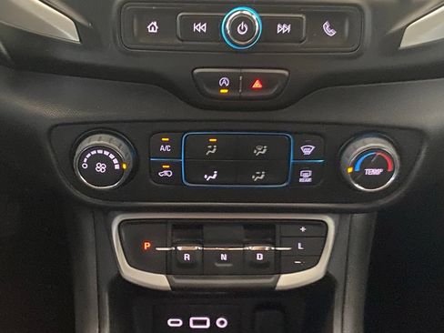 Used 2023 GMC Terrain SLE FWD image 17