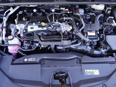 Used 2025 Toyota Prius XLE image 22