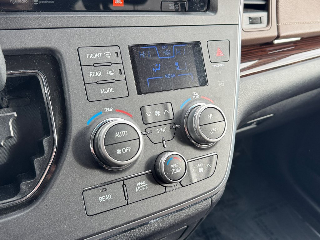Used 2015 Toyota Sienna Limited Premium w/ Advanced Technology Package FWD image 23