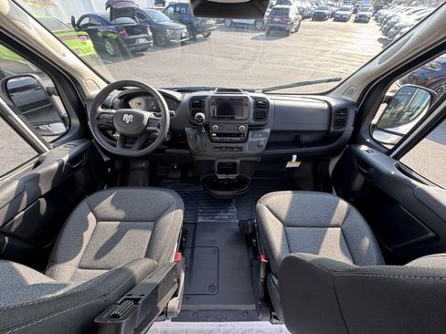 Used 2025 RAM ProMaster 2500 w/ Convenience Group image 20