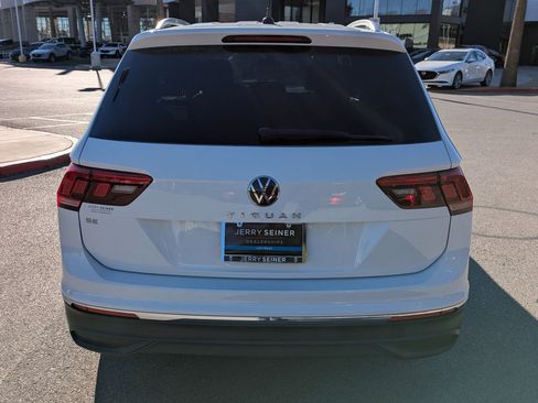 Used 2022 Volkswagen Tiguan SE image 4