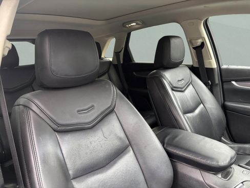 Used 2018 Cadillac XT5 Luxury w/ Driver Awareness Package image 20