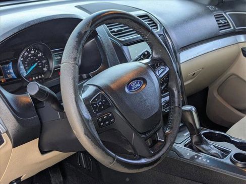 Used 2016 Ford Explorer XLT w/ Equipment Group 201A image 10
