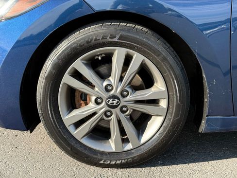 Used 2017 Hyundai Elantra Value Edition w/ Cargo Package FWD image 12