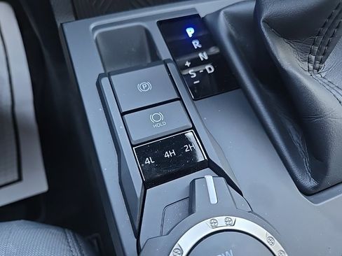 Used 2025 Toyota Tacoma SR5 image 68