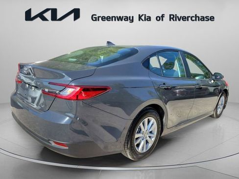 Used 2025 Toyota Camry LE image 6