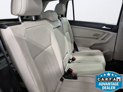 Used 2022 Volkswagen Tiguan SE FWD image 35