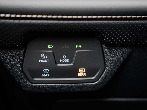 New 2026 Volkswagen Atlas Cross Sport SE image 27