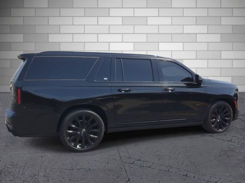 Used 2025 Cadillac Escalade ESV V w/ LPO, ONYX Package AWD/4WD image 5