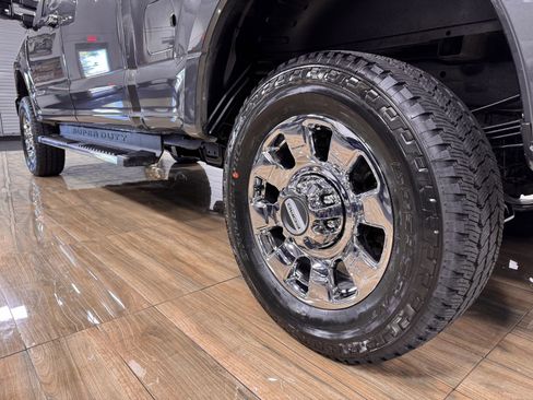 Used 2020 Ford F350 Lariat w/ Chrome Package image 10