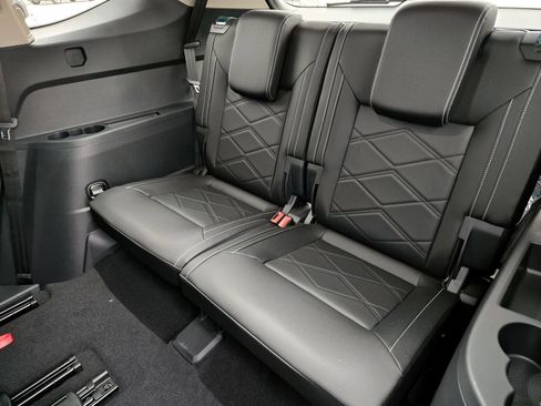 New 2026 Volkswagen Atlas SE FWD image 18