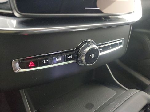 Certified 2026 Volvo XC90 B6 Plus AWD/4WD image 27