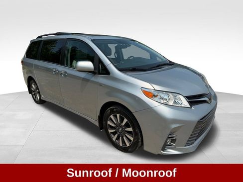 Used 2020 Toyota Sienna XLE Premium AWD/4WD image 9
