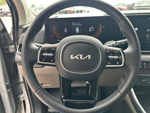 Used 2026 Kia Carnival EX FWD image 26