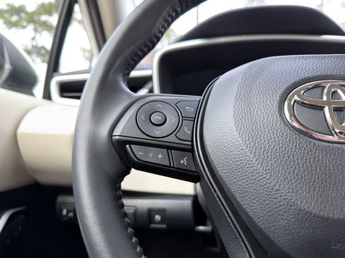 Used 2022 Toyota Corolla LE w/ Premium Interior Package image 22