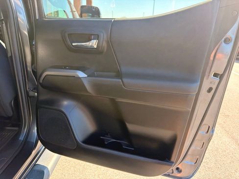 Used 2023 Toyota Tacoma TRD Sport AWD/4WD image 17
