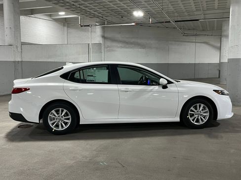 New 2026 Toyota Camry LE w/ Convenience Package FWD image 10