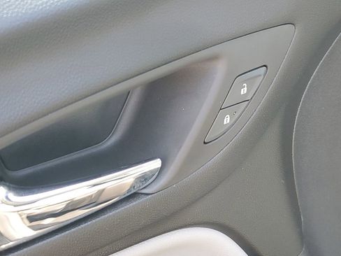 Certified 2023 Chevrolet Equinox LS image 23