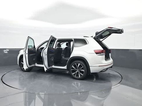 Used 2025 Volkswagen Atlas SEL Premium R-Line image 98