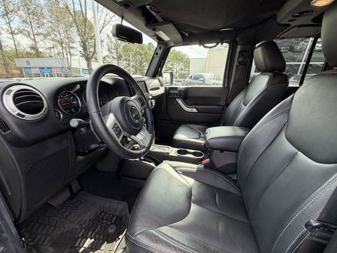 Used 2017 Jeep Wrangler Unlimited Sahara w/ Quick Order Package 24E Chief image 17