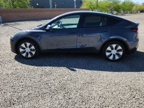 Used 2020 Tesla Model Y Long Range AWD/4WD image 8