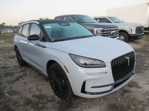 Certified 2025 Lincoln Corsair FWD w/ Equipment Group 101A image 1