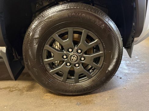 Used 2025 Toyota 4Runner SR5 image 29