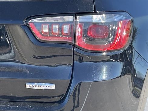 Used 2019 Jeep Compass Latitude image 7