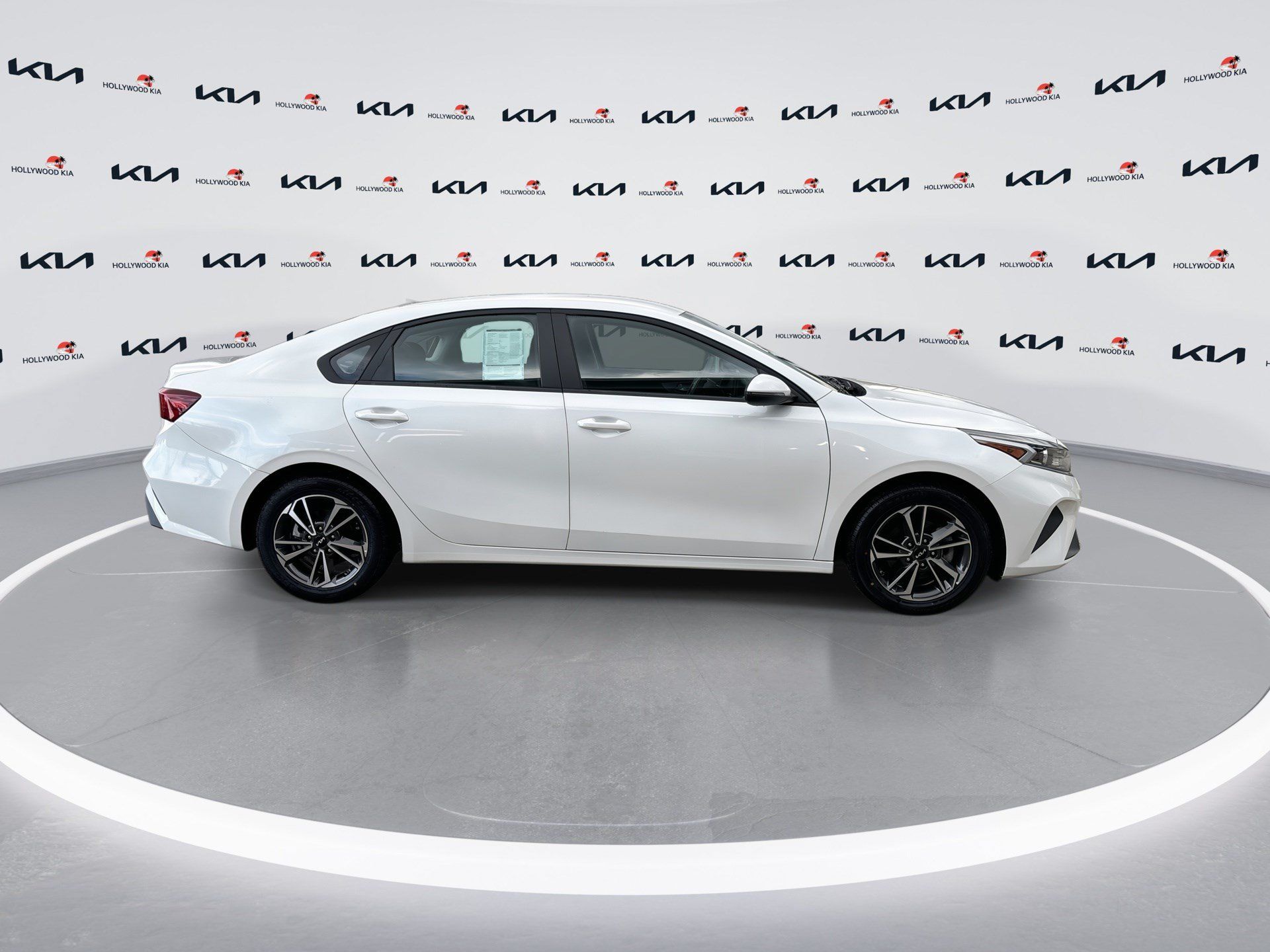 Certified 2023 Kia Forte LXS w/ LXS Technology Package FWD image 9