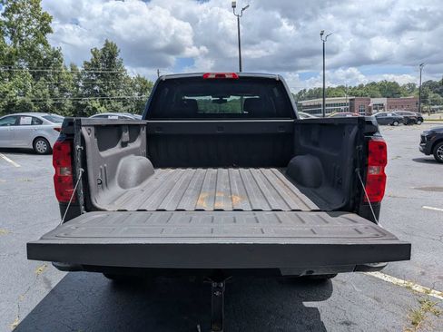 Used 2018 Chevrolet Silverado 1500 Custom w/ Custom Value Package RWD image 12