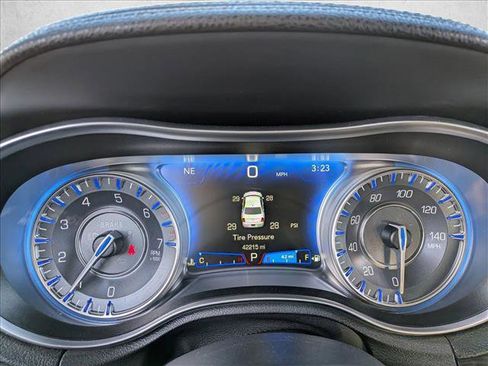 Used 2022 Chrysler 300 Touring L w/ Popular Equipment Group image 10