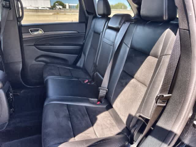 Used 2018 Jeep Grand Cherokee Altitude RWD image 14
