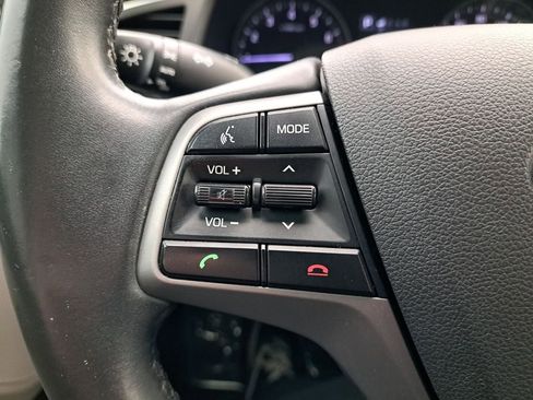 Used 2017 Hyundai Elantra Limited image 30