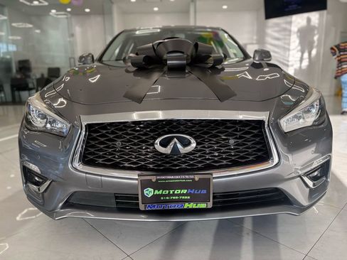Used 2018 INFINITI Q50 Luxe w/ Essential Package (3.0T Luxe) image 2