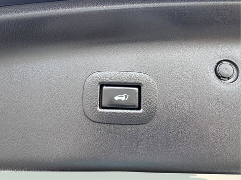 Used 2020 Nissan Armada Platinum w/ Captain's Chairs Package AWD/4WD image 12
