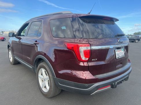 Used 2019 Ford Explorer XLT w/ Equipment Group 202A FWD image 7
