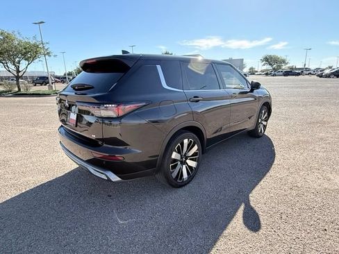 Used 2025 Mitsubishi Outlander SE FWD image 5