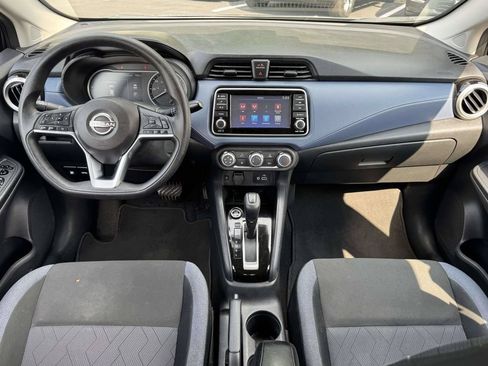 Used 2024 Nissan Versa SV FWD image 3