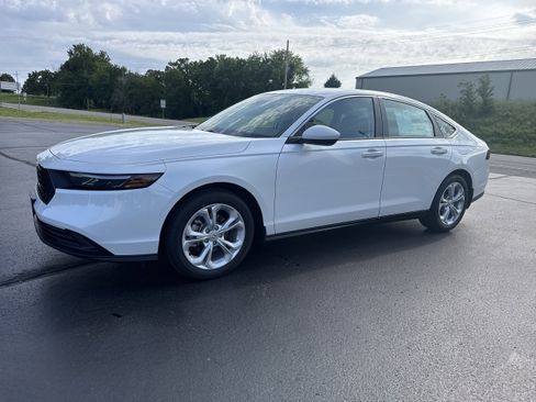 New 2026 Honda Accord LX image 2