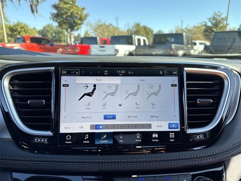 New 2026 Chrysler Pacifica Pinnacle image 23