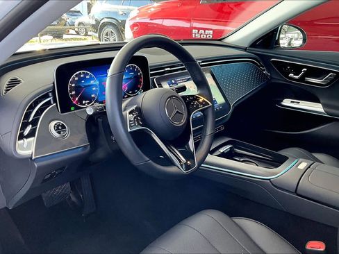 Used 2025 Mercedes-Benz E 350 Sedan image 17