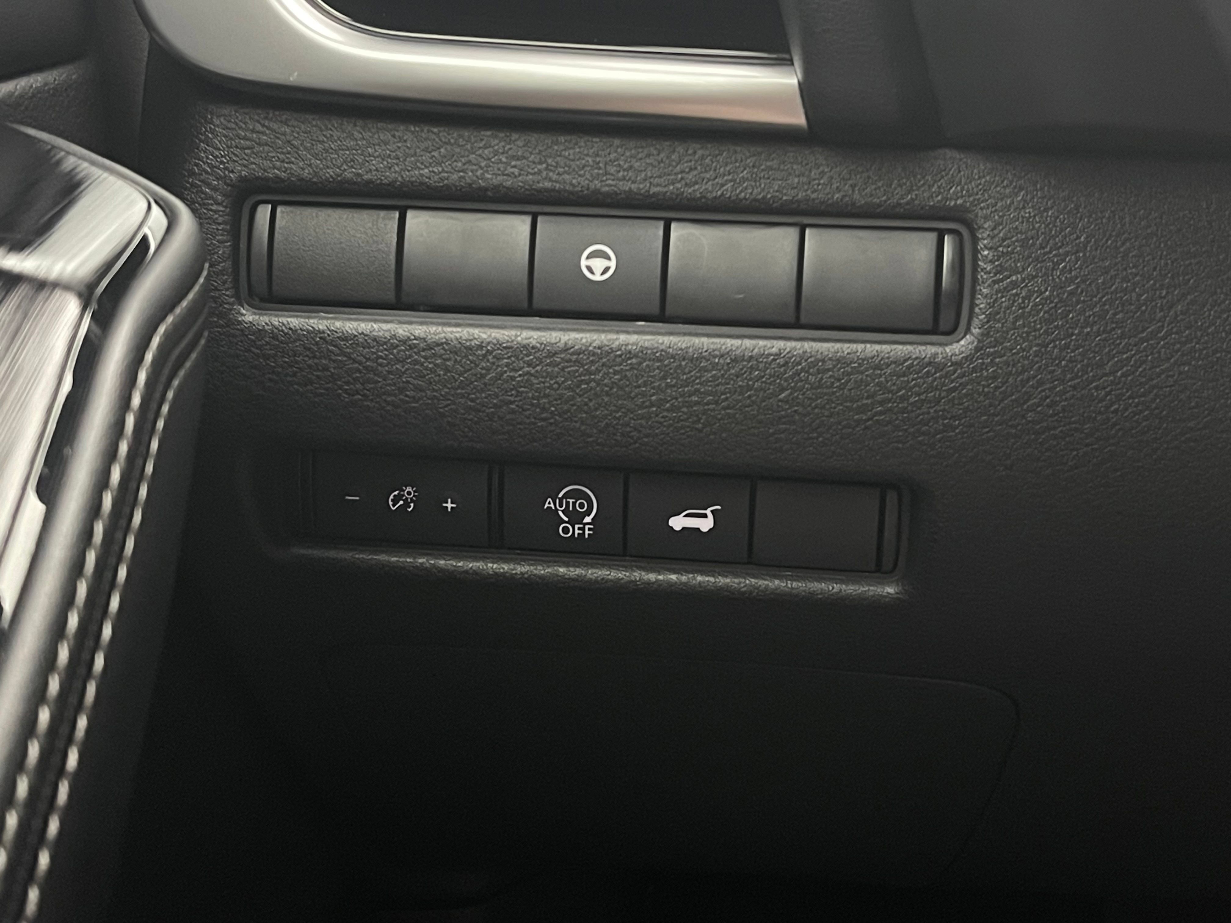 Used 2024 Nissan Rogue SL w/ SL Premium Package FWD image 22