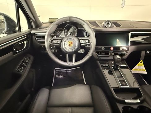 Certified 2026 Porsche Macan AWD/4WD image 22