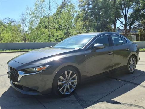 Used 2020 MAZDA MAZDA3 Sedan w/ Select Package image 6