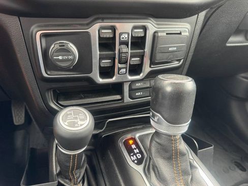 Used 2021 Jeep Gladiator Overland AWD/4WD image 18