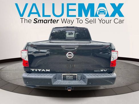 Used 2021 Nissan Titan SV w/ SV Convenience Package RWD image 4