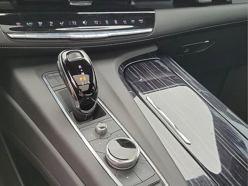 Used 2022 Cadillac Escalade Sport w/ Touring Package AWD/4WD image 18