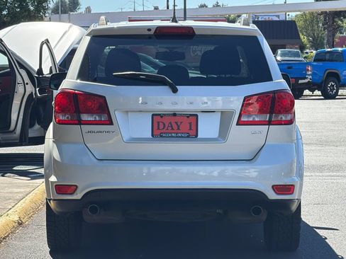 Used 2013 Dodge Journey SXT w/ Flexible Seating Group FWD image 6