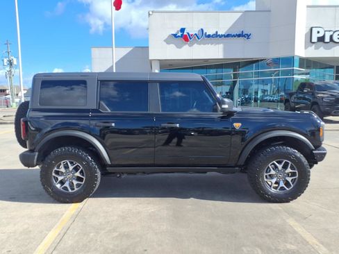 Used 2025 Ford Bronco Badlands AWD/4WD image 4